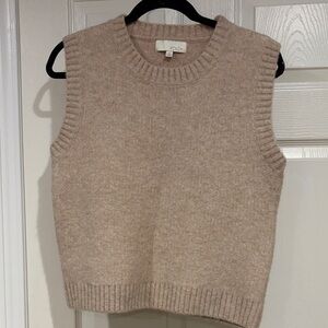 Pinch Knit Sleeveless Crewneck Vest in Light Beige